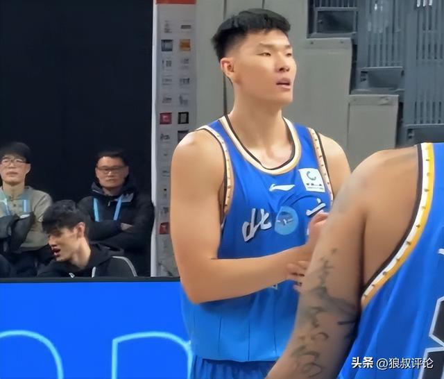 米兰体育登录入口-范子铭：今天开赛前压力挺大 第四节拼抢篮板球更多是本能反应